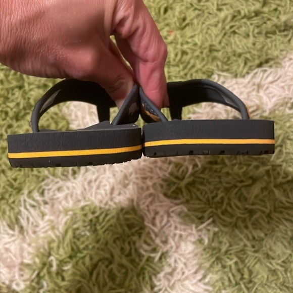 The North Face Flip Flops Kids 12 - Picture 4 of 5